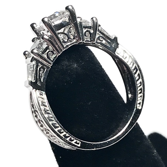 DIAMONIQUE THREE STONE RING - Picture 6 of 8